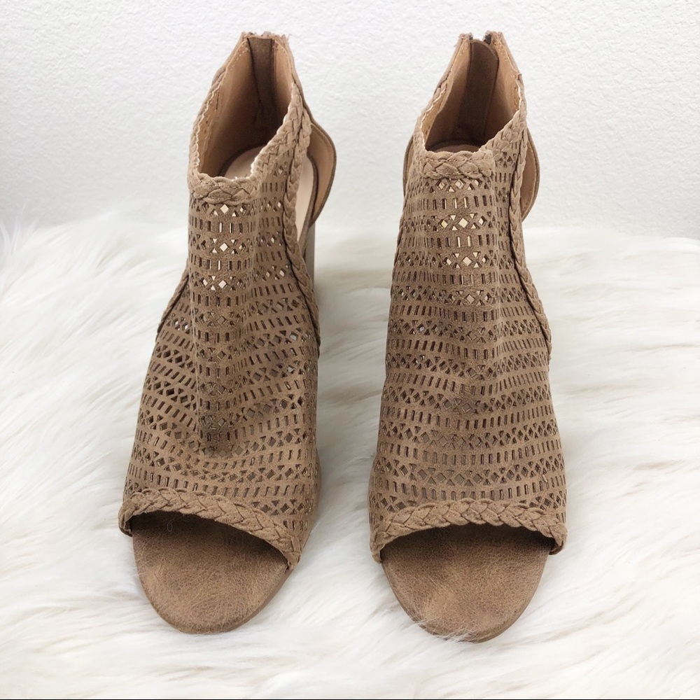 Women’s Fergie Henley Tan Heel Wedge Heels 10 & 11 - Picture 3 of 10